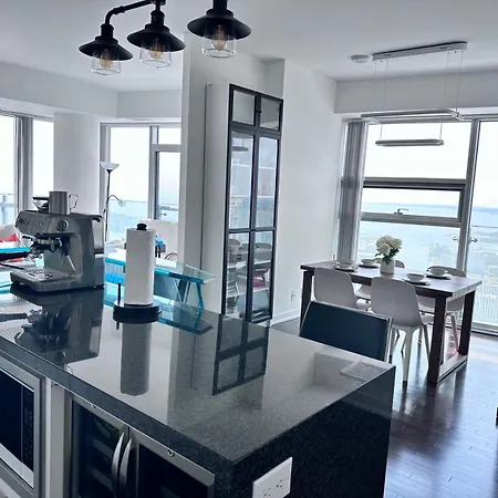 6 Guests Modern Condo With Lake Views Near Cn Tower Fully Equipped